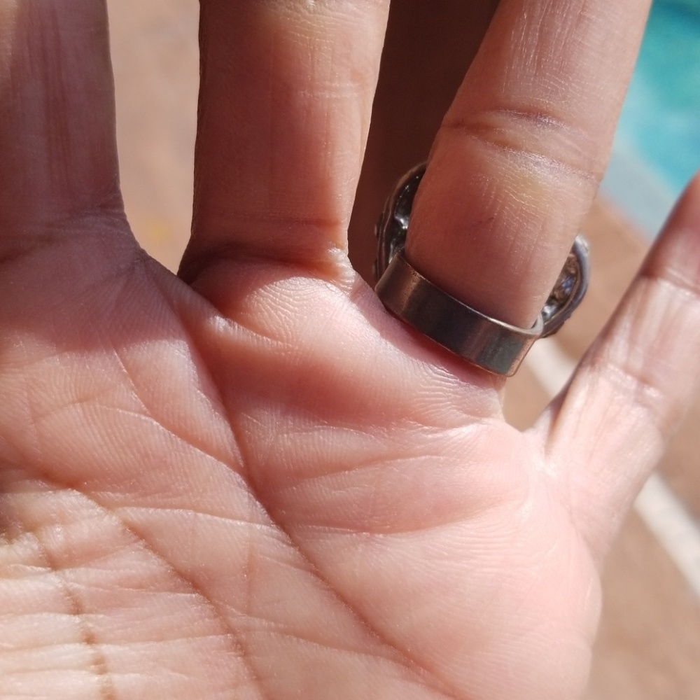 Ring - Picture 2 of 5